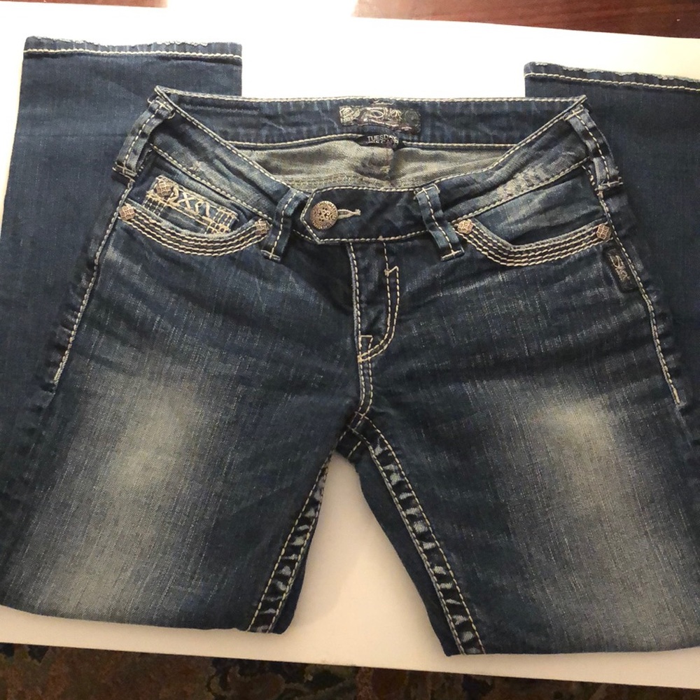 Tuesday by Silver Jeans Capri Size 27